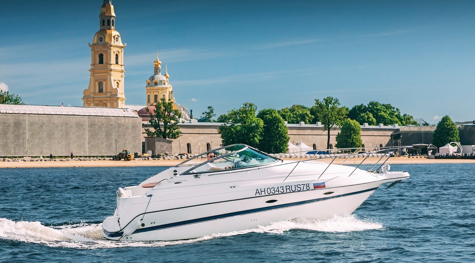 Аренда катера Maxum 2400